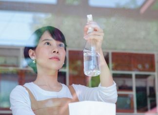 Bogataš je vjerovao svojoj novoj ženi — sve dok sluškinja nije otkrila šta radi