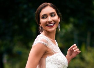 Svi su se smijali dok muž nije stao ispred mene i rekao samo jednu rečenicu