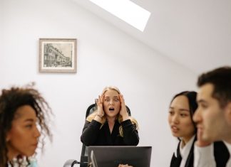 Mislili su da ću plakati, ali nisam — pokazala sam im ugovor na svoje ime