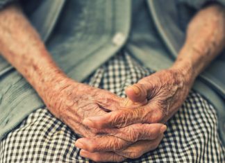 Izbačena zbog “mirisa sela”, a onda je pronađena poruka koja je slomila srca