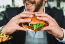 Ponižio me na porodičnoj večeri, a onda se umiješala svekrva