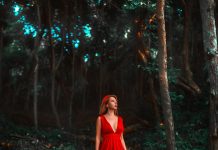 Na sahrani mog oca pojavila se nepoznata žena u crvenom