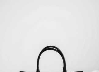 Tražila sam da vidim torbu svoje svekrve — nisam bila spremna na istinu