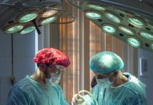 Spasio sam dječaka prve noći kao hirurg – dvadeset godina kasnije pojavio se ponovo