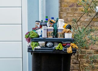 Kao samohrana majka, naučila sam lekciju koju komšija nije očekivao