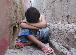 Dječak iz kišne noći prišao mi je zbog pomfrita – ali istina je bila mnogo veća