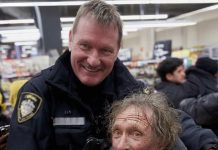 Pomogao sam čovjeku u prodavnici — nisam znao da će mi to promijeniti život