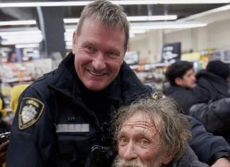 Pomogao sam čovjeku u prodavnici — nisam znao da će mi to promijeniti život