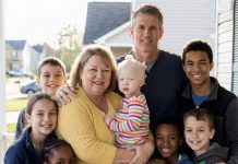 Ostavio me sa osmoro djece — mjesec dana kasnije stigao je poziv koji je sve promijenio