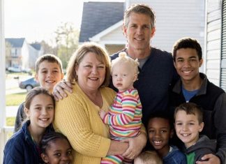 Ostavio me sa osmoro djece — mjesec dana kasnije stigao je poziv koji je sve promijenio