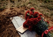 Kupila sam grob pored muža — ali ono što sam tamo otkrila promijenilo je sve