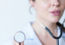 Radila sam četiri posla da spasem brak — a onda sam čula istinu iza zatvorenih vrata.