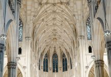 Crkvena “čuvarica morala” ostala bez riječi pred cijelim hramom