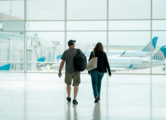Ispratila sam muža na aerodrom — a onda sam otkrila istinu i sve promijenila.