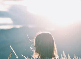 Ljekari nisu mogli pomoći mojoj nijemoj kćerki – dok se nije pojavila nepoznata žena