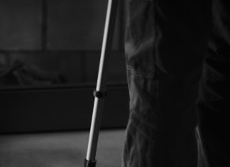 Pustila sam beskućnika da prespava jednu noć — ono što sam zatekla sutradan me šokiralo