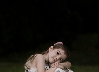 Sašio Sam Haljinu Za Kćerku Od Maramica Moje Pokojne Supruge — Jedna Rečenica Promijenila Je Sve