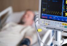 Pacijent u komi otvorio je oči nakon što mu je djevojčica dala plišanog medu