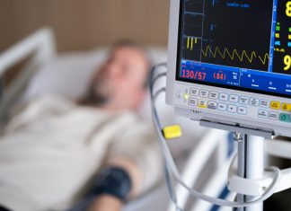 Pacijent u komi otvorio je oči nakon što mu je djevojčica dala plišanog medu