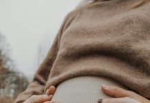 Mislila sam da je moj muž na poslovnom putu — istina me čekala u bolničkoj sobi