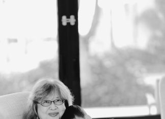 Jedan skriveni paket razotkrio je porodičnu istinu