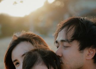 Policija me nazvala da je moja kćerka u stanici — ono što mi je šapnula me šokiralo