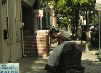 Godinama sam njegovala muža koji nije mogao hodati — sve dok nisam otkrila istinu