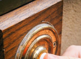 Pismo koje je majka ostavila promijenilo je sve kada sam stigao na njegova vrata