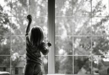 Došla je raditi umjesto bolesne majke, a ono što je direktor uradio promijenilo je sve