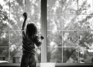 Došla je raditi umjesto bolesne majke, a ono što je direktor uradio promijenilo je sve