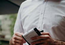 Mislila je da je izgubila dijete prije dvije godine — dok je jedna djevojčica nije nazvala „mama“.