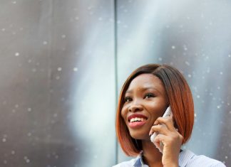 Zbog jedne hotelske sobe morao sam dijeliti krevet sa šeficom — a ono što je rekla promijenilo je sve