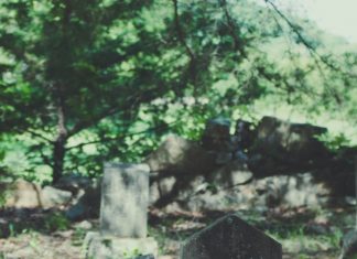 Nestala djevojčica pronađena je na neobičnom mjestu — osoba pored nje dirnula je cijeli grad