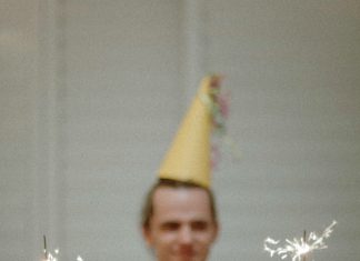 Otkrila sam muževu tajnu slučajno — i odlučila da mu rođendan pamti cijeli život