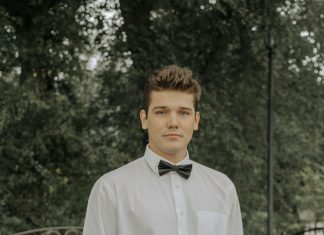 Muž je odbio doći na matursko veče našeg sina zbog njegove djevojke — a onda mi je svekrva otkrila istinu.