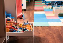 Vratio sam se kući ranije — a iza zatvorenih vrata otkrio sam istinu o svojoj kćerki