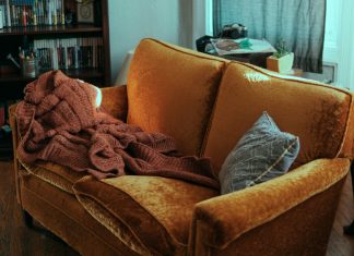 Moja bivša žena je prespavala kod mene — ono što sam čuo te noći promijenilo je sve