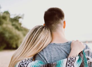 Živjela sam godinama u tišini sa mužem — a onda se dogodilo nešto što je promijenilo sve.