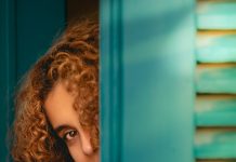 Kada sam čula ime u telefonskom razgovoru svog muža, shvatila sam da nešto krije