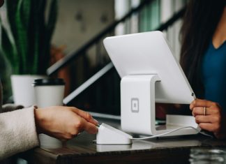 Ljudi su mu se smijali u prodavnici, ali mali gest jedne djevojčice promijenio je njegov život