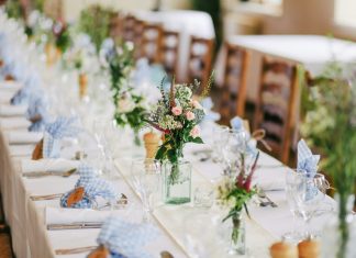 Dječak je došao na luksuzno vjenčanje samo zbog hrane – a onda je prepoznao narukvicu mlade