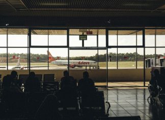 Ostavili su moju kćerku samu na aerodromu — ali nisu znali kome ću se javiti.