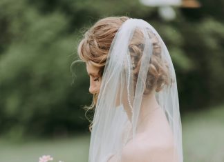 Moja maćeha je uništila moju vjenčanicu — ali moja pokojna majka je ostavila poruku koja je razotkrila sve