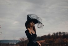 Ljubomora moje sestre izašla je na vidjelo pred svim gostima