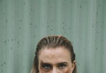 Kada Su Vidjeli Modricu Na Mom Licu, Samo Su Otišli — A Onda Se Vrata Ponovo Otvorila