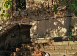 Izbacili su me iz kuće kao tinejdžerku — a godinama kasnije su me ponovo zvali