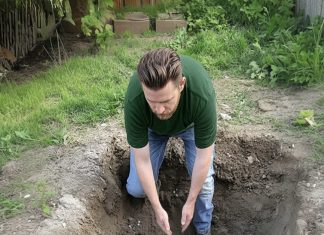 Muž je zakopavao nešto u dvorištu — istina me ostavila bez riječi