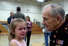 Moju kćerku su ismijali jer je bila sama — a onda se desilo nešto što je sve promijenilo