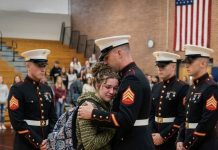 Kaznili su je jer je branila oca — a onda je uslijedio trenutak koji je utišao školu